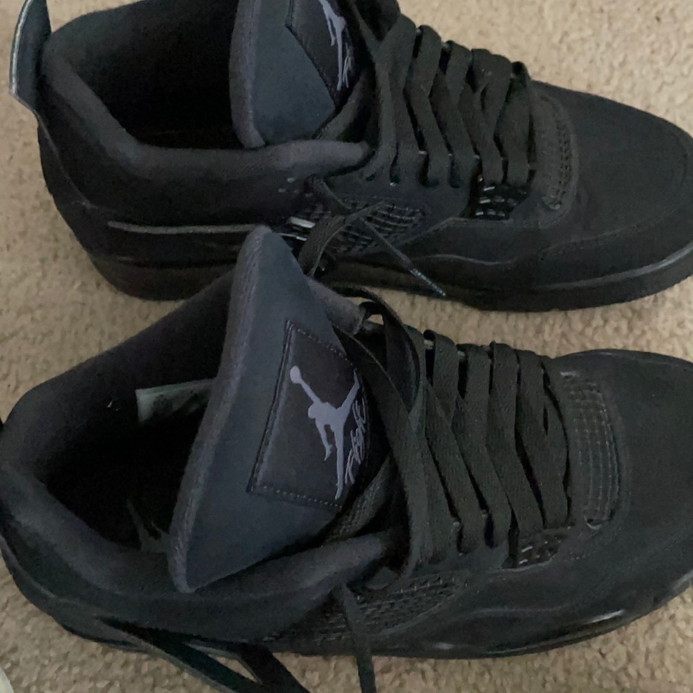 Black cat 4s